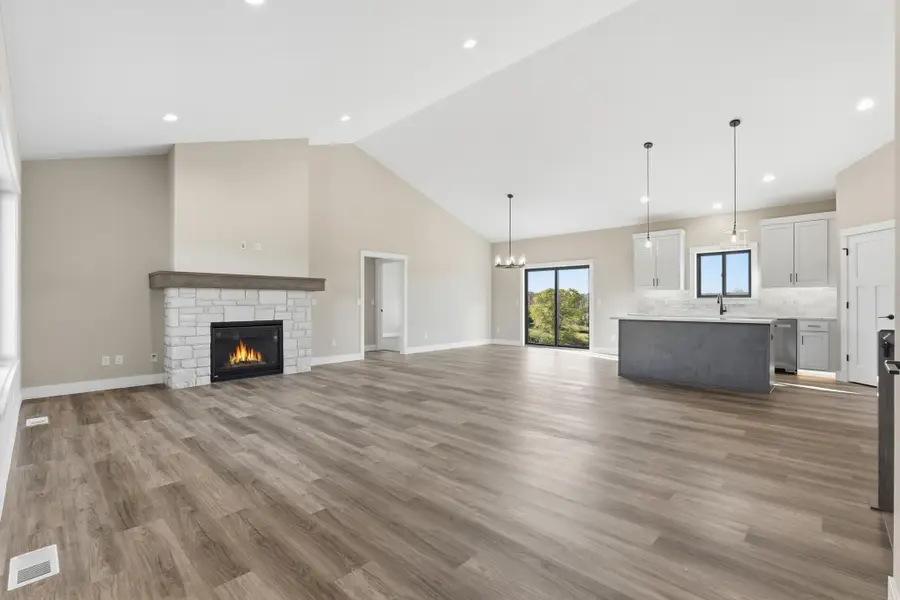 1432 E Oaks Trail, Saint Joseph, WI 54082 - Image #3