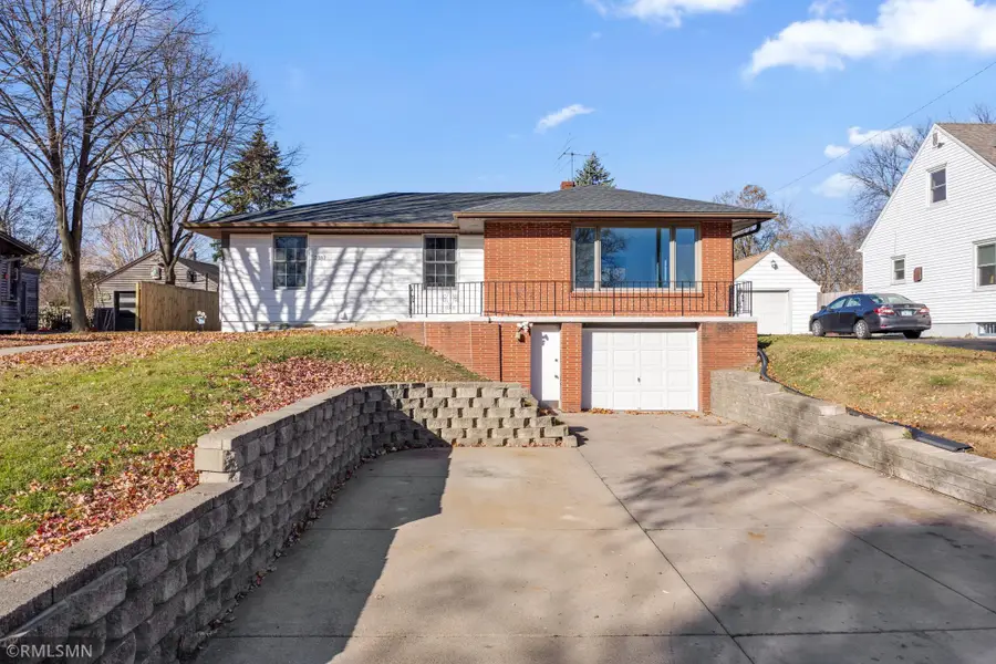 2181 Sunrise Drive N, Maplewood, MN 55117 - Image #2