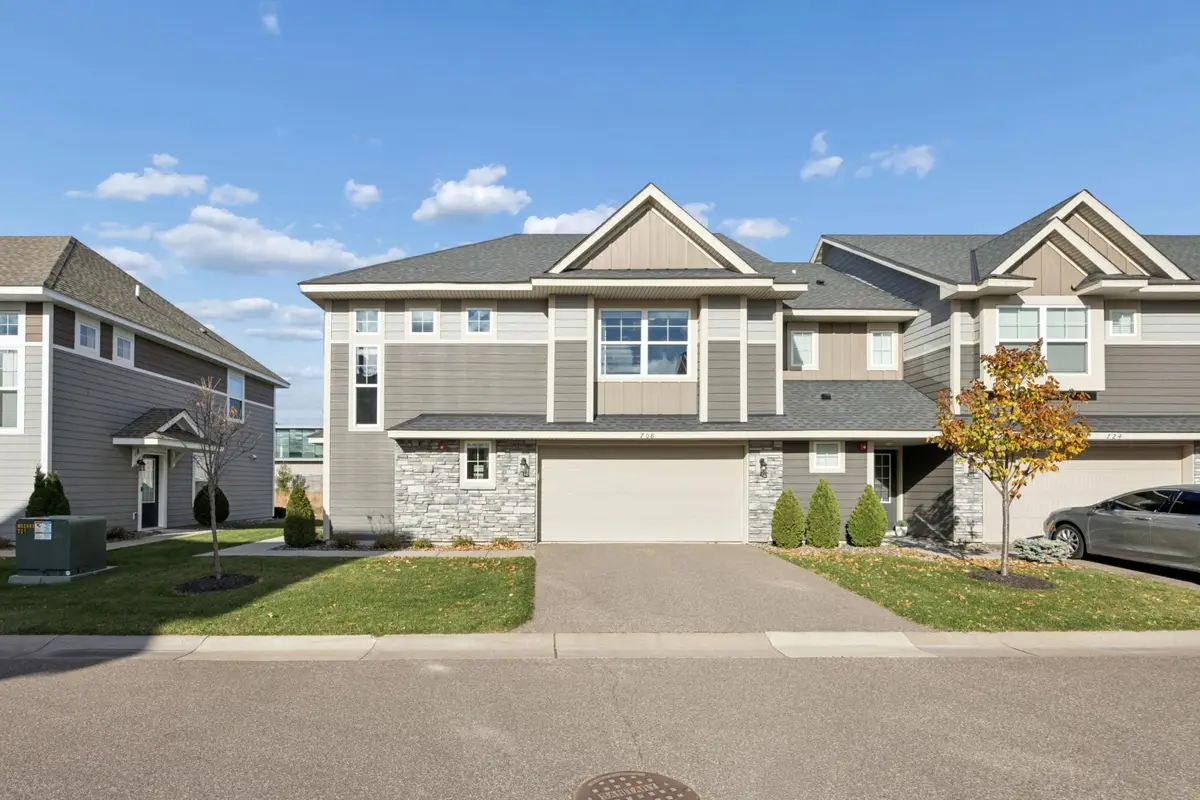 708 Locke Pointe Drive Ne, Fridley, MN 55432 - Image #1