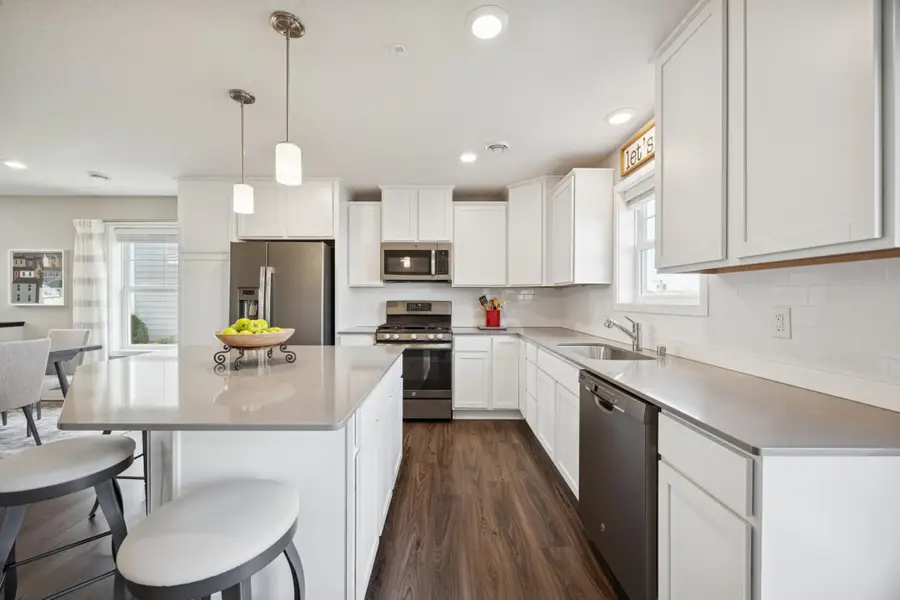 708 Locke Pointe Drive Ne, Fridley, MN 55432 - Image #3