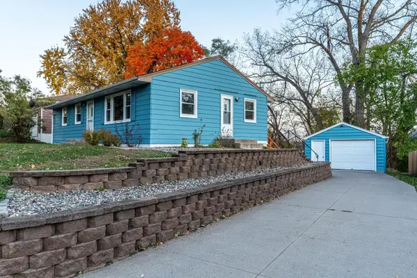 1740 Onacrest Curve, Maplewood, MN 55117