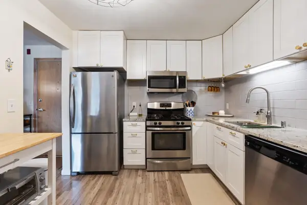 4820 Park Commons Drive #220, Saint Louis Park, MN 55416