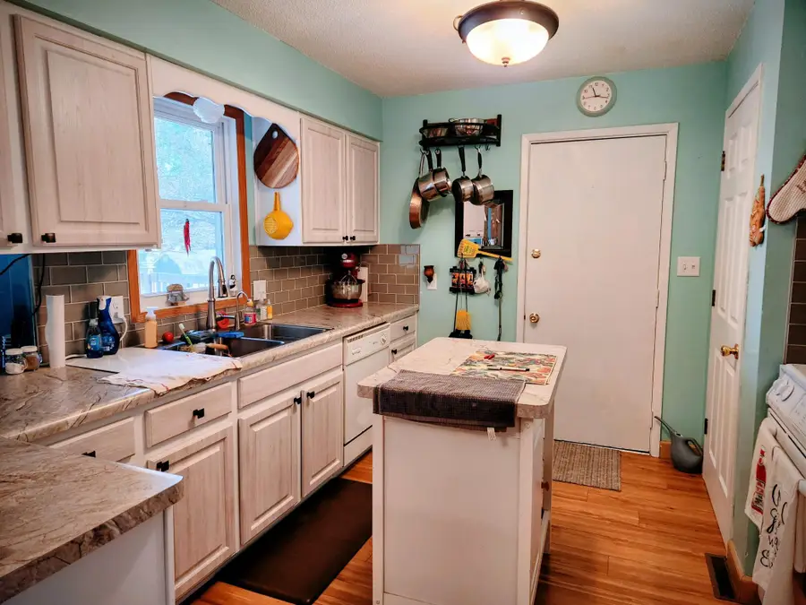 524 Hiawatha Drive, Saint Clair, MN 56080 - Image #2