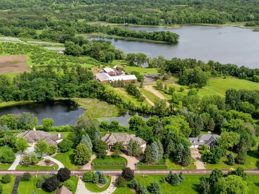 10 Apple Orchard Court, Dellwood, MN 55110 - #2