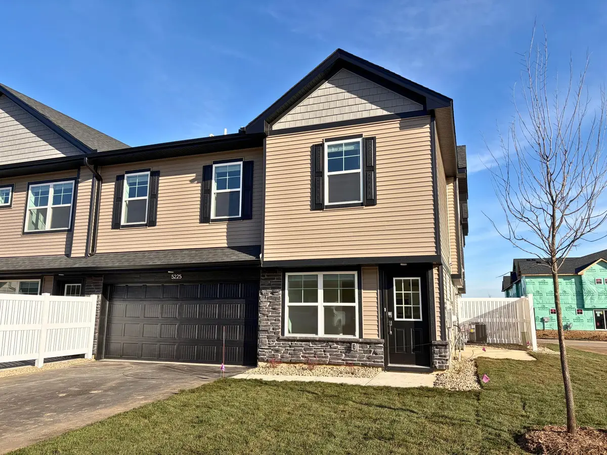 5225 Long Pointe Pass, Woodbury, MN 55129 - Image #1