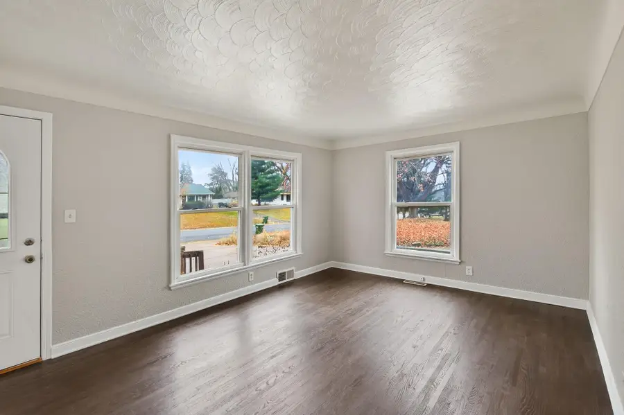 2057 Giesmann Street, Roseville, MN 55113 - Image #3