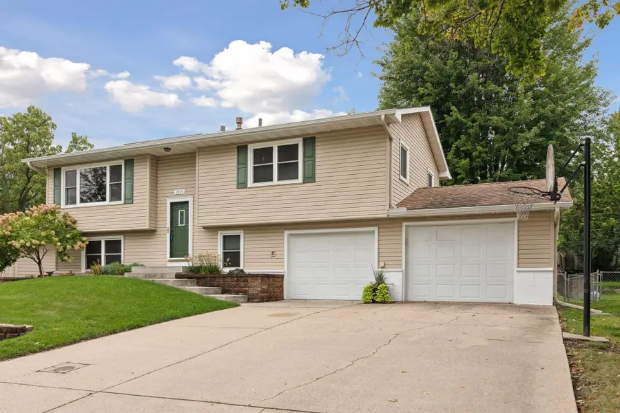 2074 Carnelian Lane, Eagan, MN 55122 - Image #2
