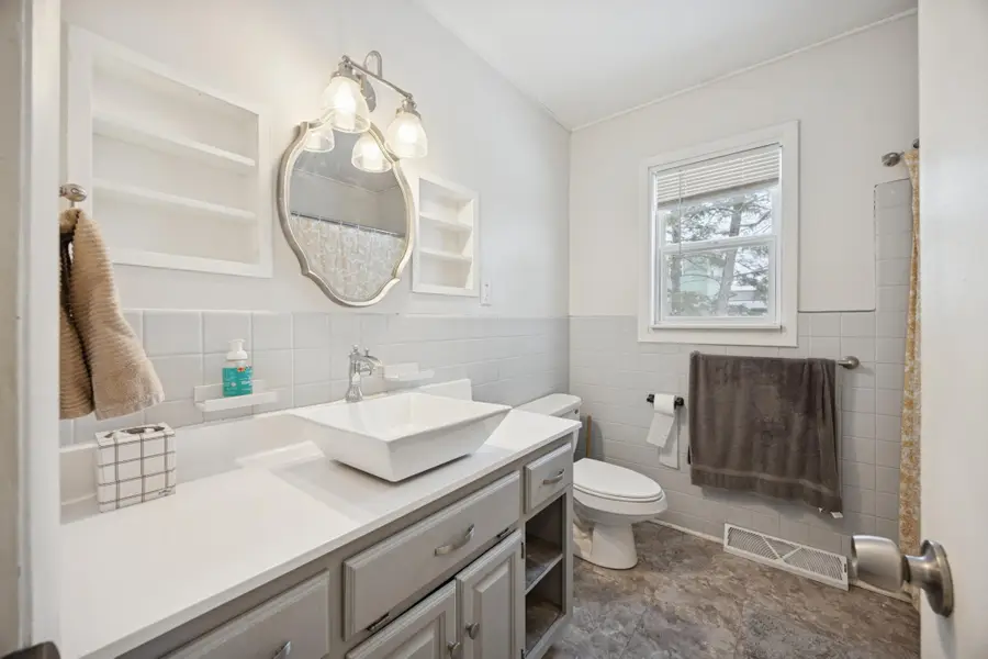 924 King Avenue Sw, Wadena, MN 56482 - #3