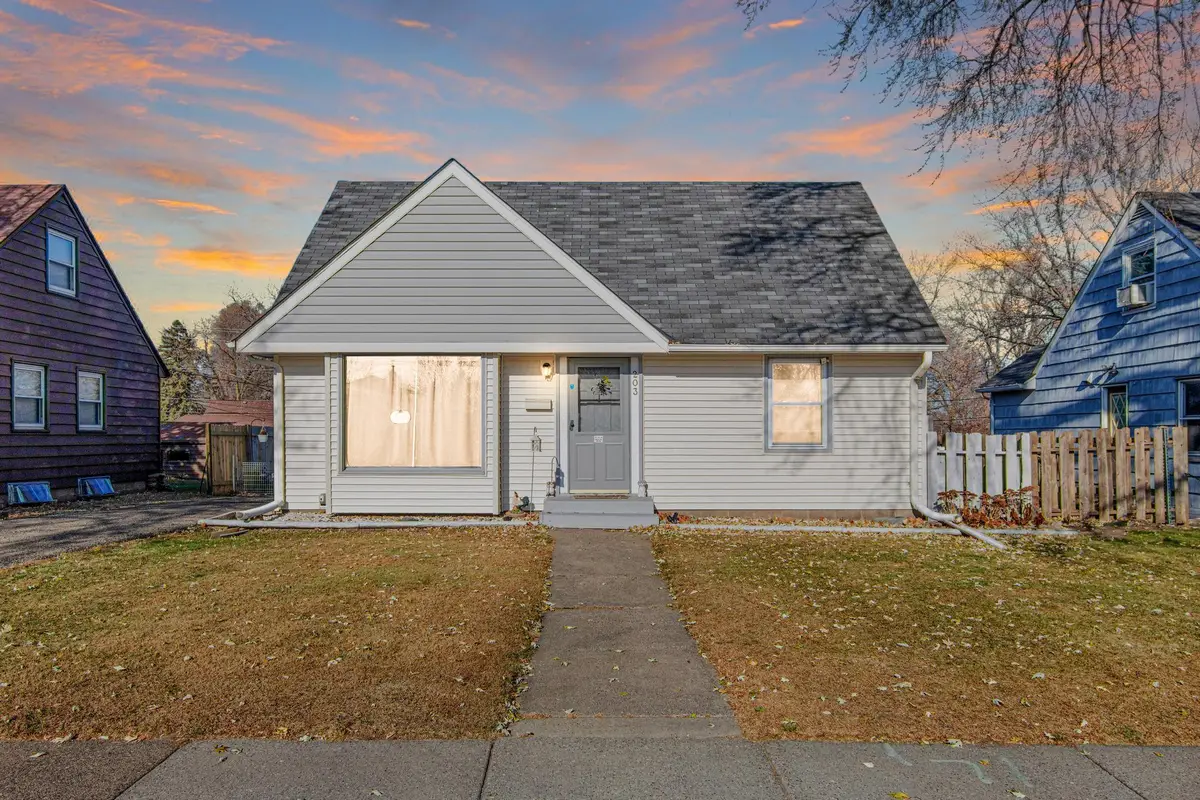 203 Moreland Avenue E, West Saint Paul, MN 55118 - Image #1