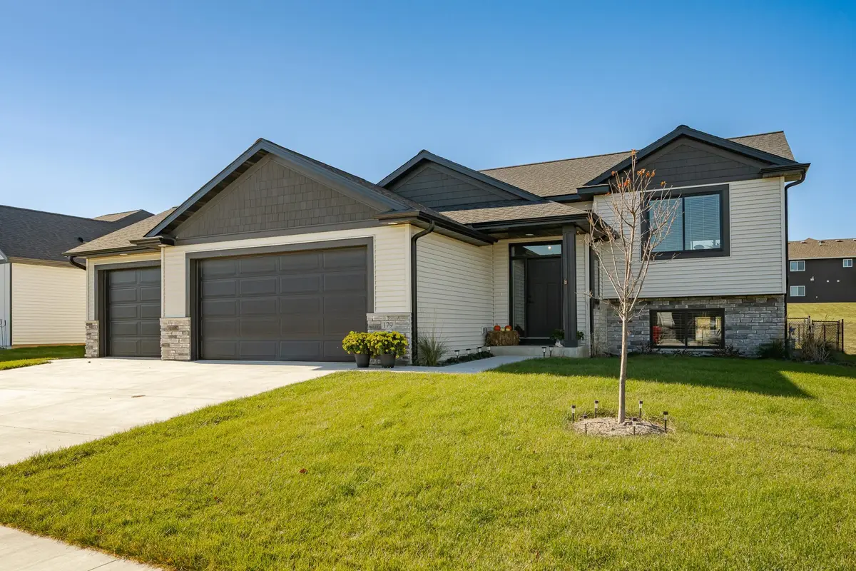 179 Stonelake Drive Se, Rochester, MN 55904 - Image #1