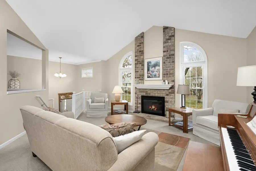 8950 Knollwood Drive, Eden Prairie, MN 55347 - Image #2