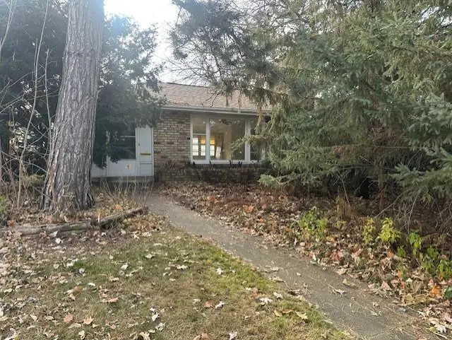 1606 Pinehurst Avenue, Saint Paul, MN 55116 - Image #1