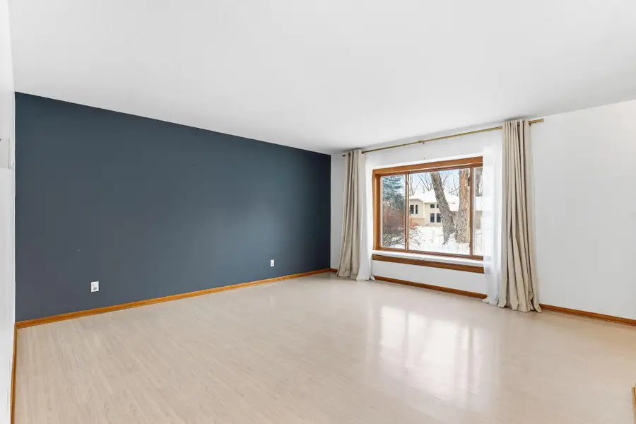 1860 Hilo Court N, Oakdale, MN 55128 - Image #2