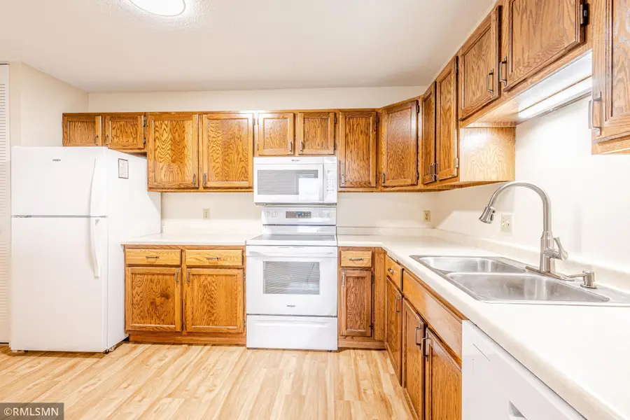 6615 Lake Shore Drive S #902, Richfield, MN 55423 - Image #3