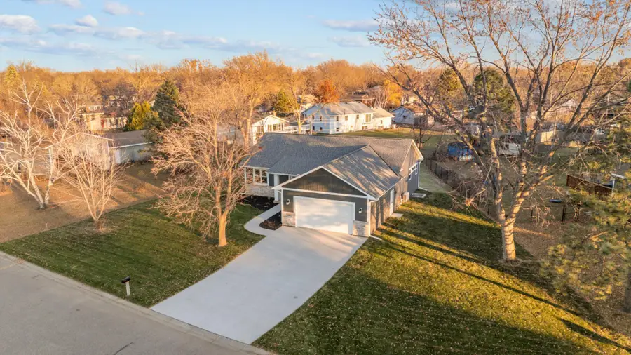 16340 Gladiola Avenue W, Lakeville, MN 55068 - Image #2