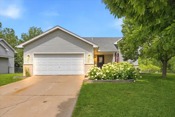 1163 111th Avenue Ne, Blaine, MN 55434