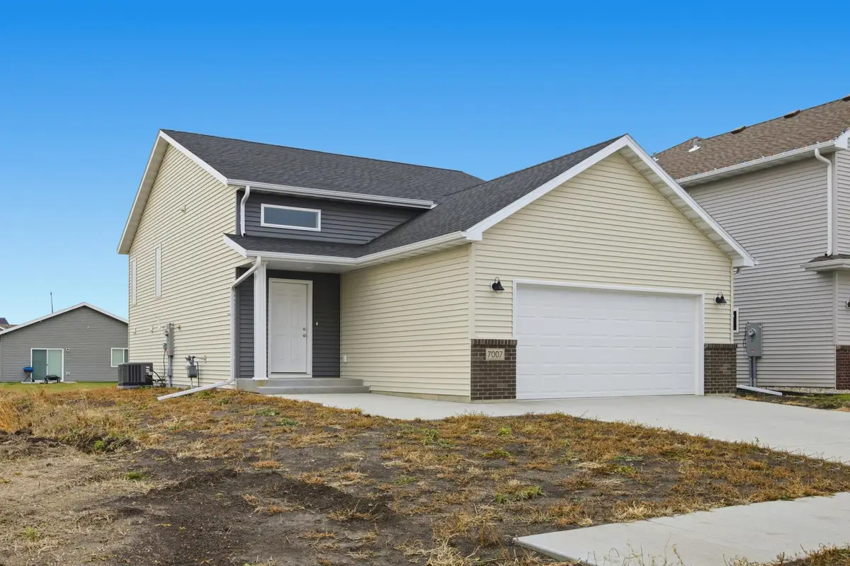 7007 Benji Lane, Horace, ND 58047 - Image #1