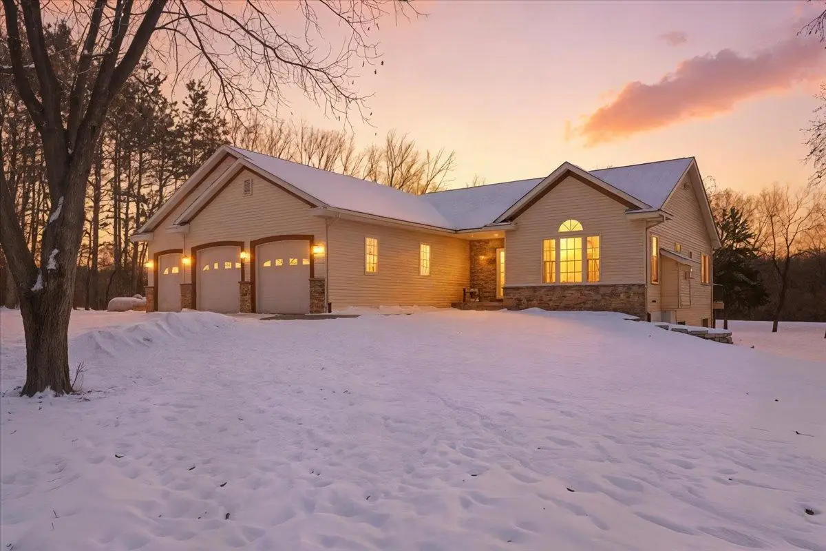 W11789 497th Avenue, Prescott, WI 54021 - Image #1
