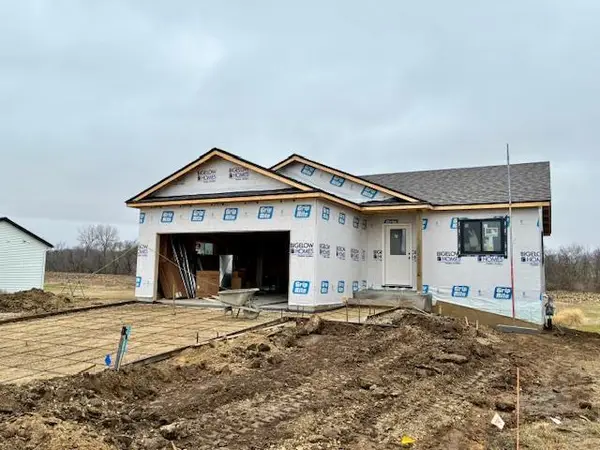 911 3rd Street, Wanamingo, MN 55983