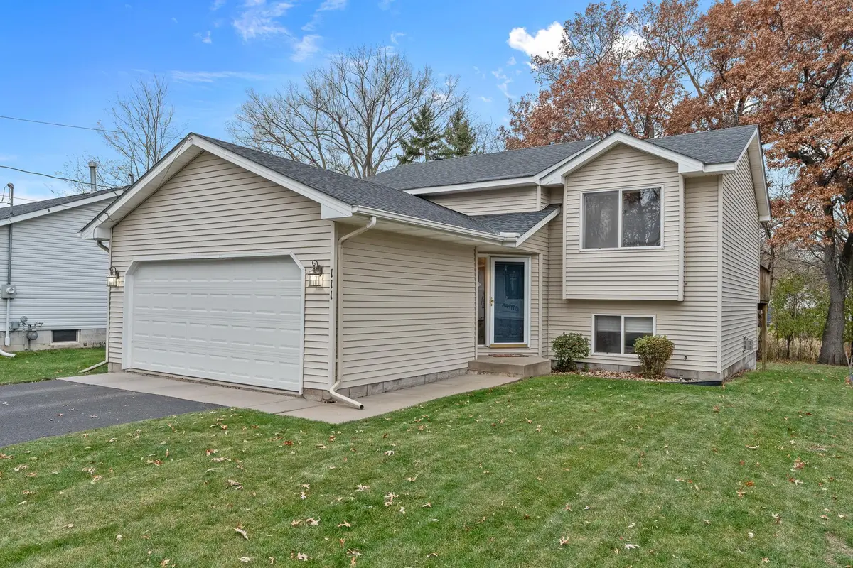 111 Mcgregor Avenue N, Mahtomedi, MN 55115 - Image #1