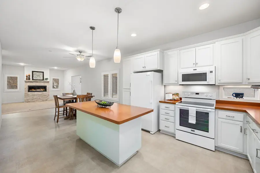 2075 Cardinal Glen, North Saint Paul, MN 55109 - Image #2