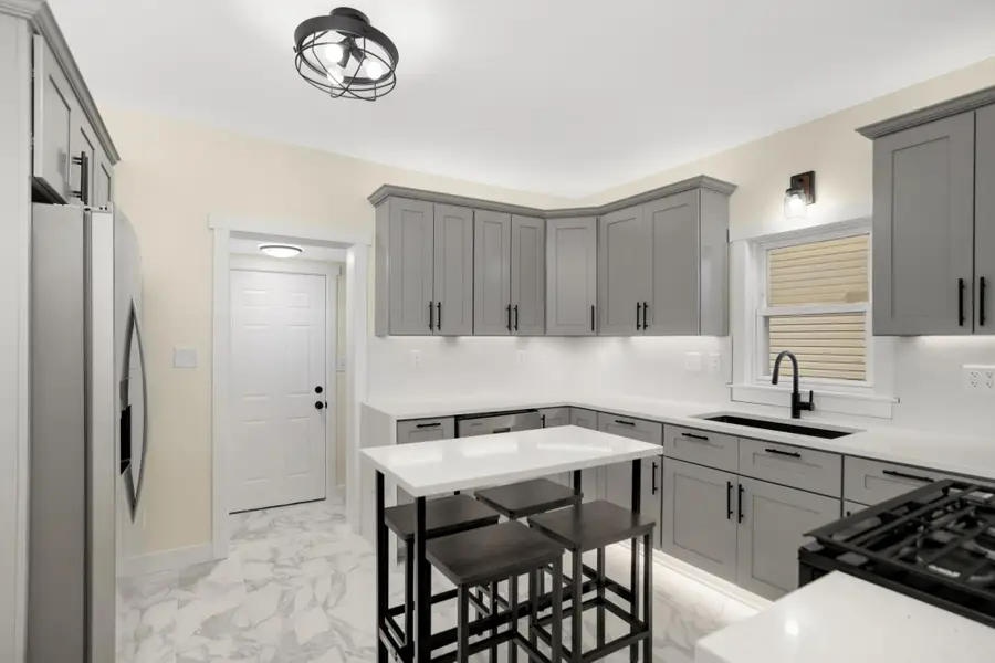 773 Hawthorne Avenue E, Saint Paul, MN 55106 - Image #2