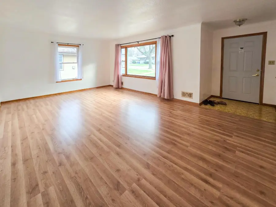 1591 Old Hudson Road, Saint Paul, MN 55106 - Image #3