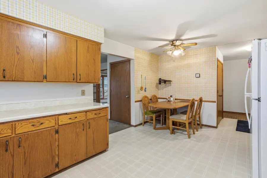 601 E 103rd Street, Bloomington, MN 55420 - Image #3