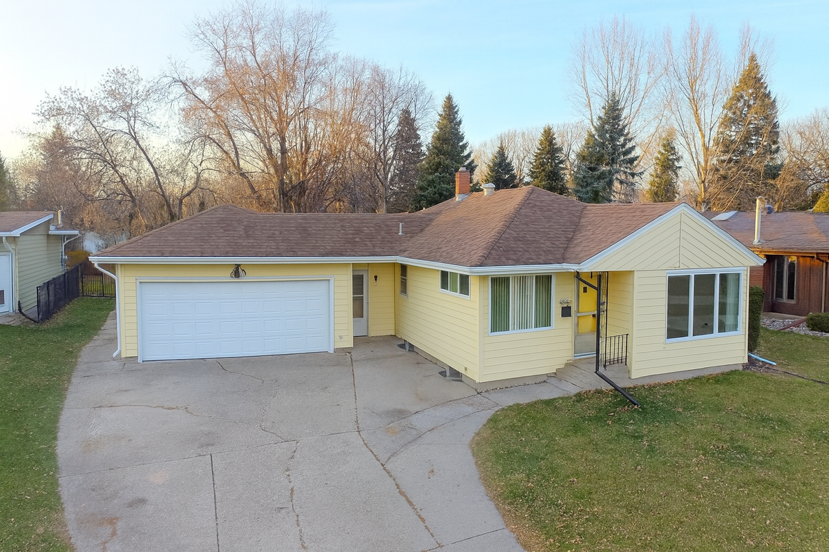 2115 7th Street S, Moorhead, MN 56560 - Image #1