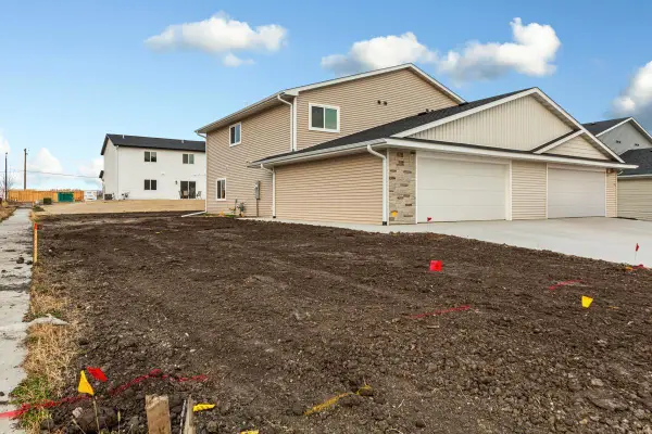 3200 Noble Drive, Mankato, MN 56001