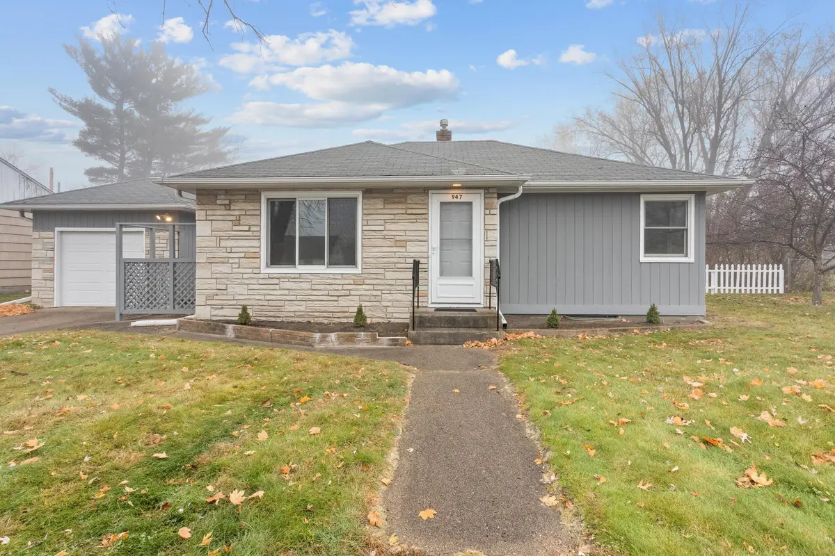 947 Lovell Avenue W, Roseville, MN 55113 - Image #1