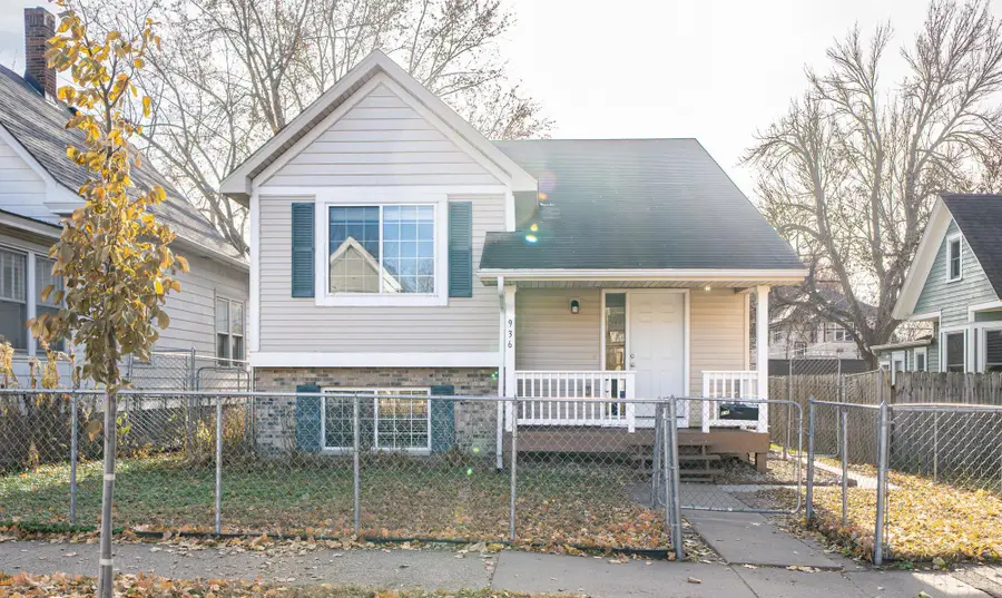 936 Thomas Avenue, Saint Paul, MN 55104 - Image #2