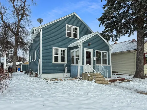337 Elmwood Avenue S, Fargo, ND 58103