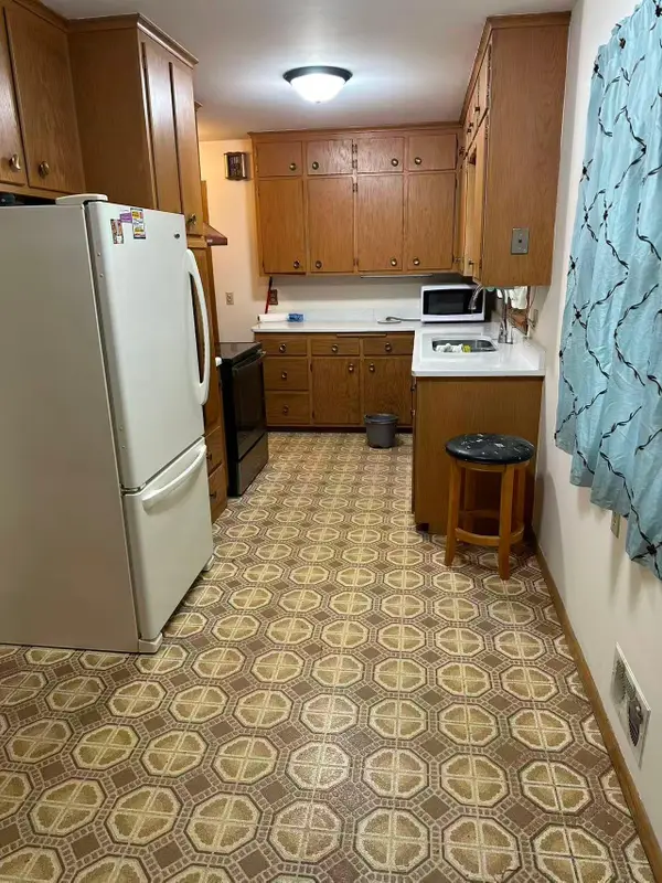 1604 66th Avenue Ne, Fridley, MN 55432