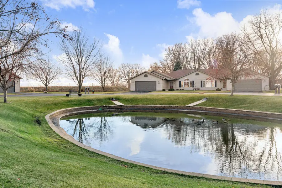 1710 B Carriage Home Drive, Austin, MN 55912 - Image #2