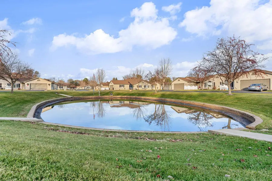 1710 B Carriage Home Drive, Austin, MN 55912 - Image #3