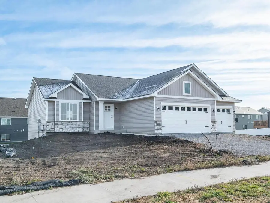 929 Prestwick Drive, Belle Plaine, MN 56011 - #2