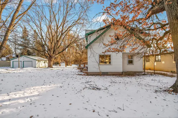 676 Birch Lane S, Shoreview, MN 55126