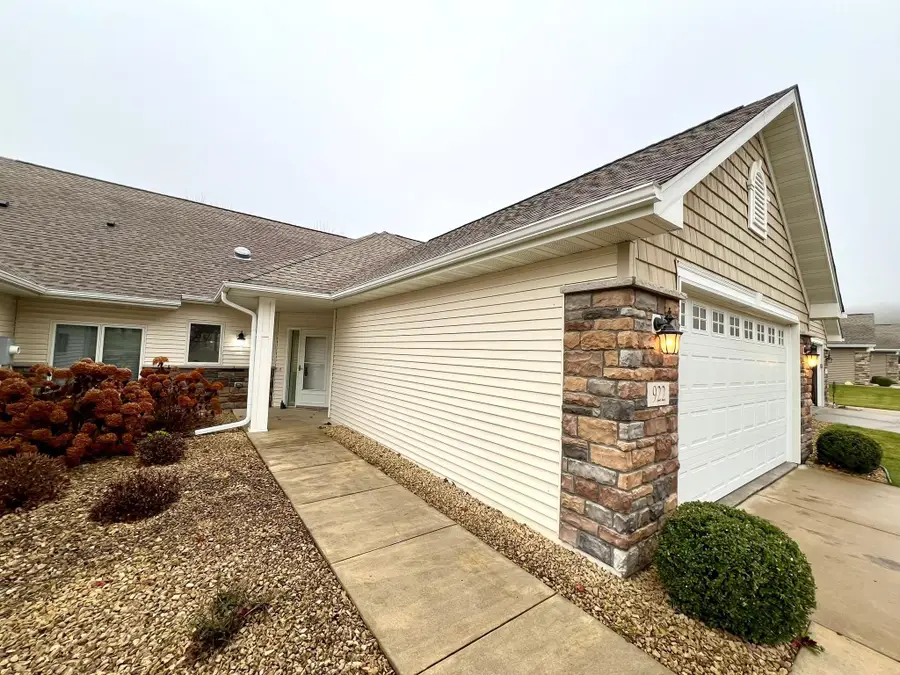 922 Briarwood Drive, Red Wing, MN 55066 - Image #2