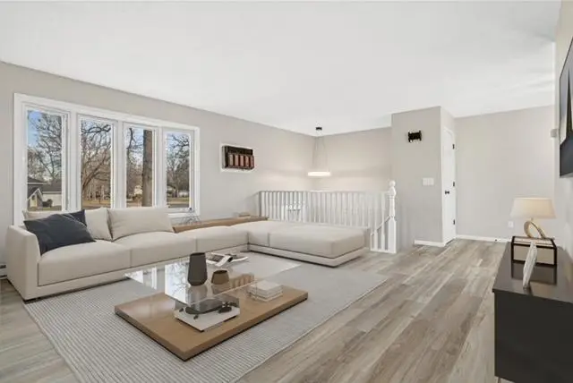 35 Knollwood Street W, Annandale, MN 55302 - Image #2