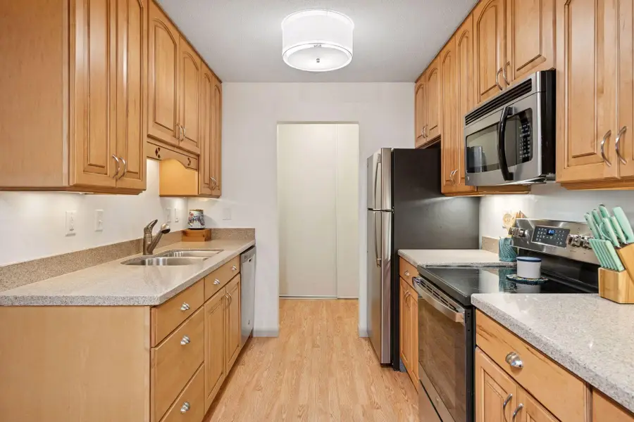 4350 Brookside Court #108, Edina, MN 55436 - Image #3