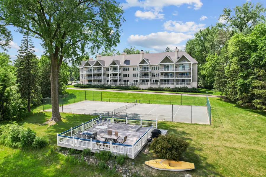 5009 Lake Avenue #203, White Bear Lake, MN 55110 - Image #3