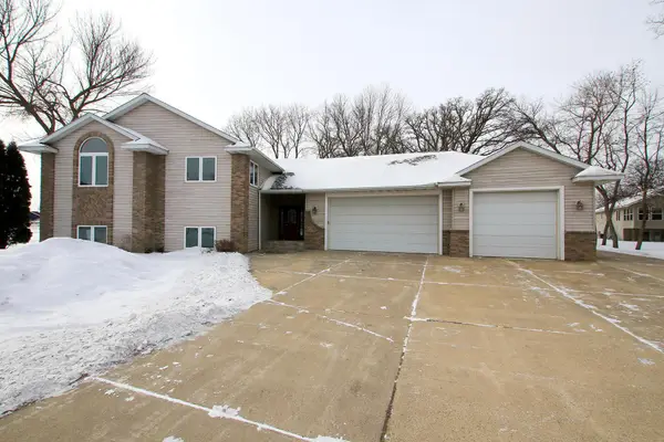 720 Tyler Street Sw, Hutchinson, MN 55350