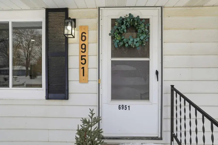 6951 11th Street N, Oakdale, MN 55128 - Image #2