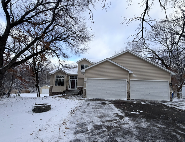23429 London Street Ne, East Bethel, MN 55005