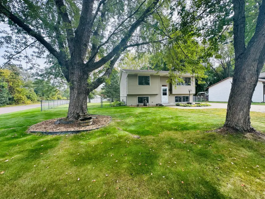 5040 Woodcrest Road, White Bear Lake, MN 55110 - Image #2