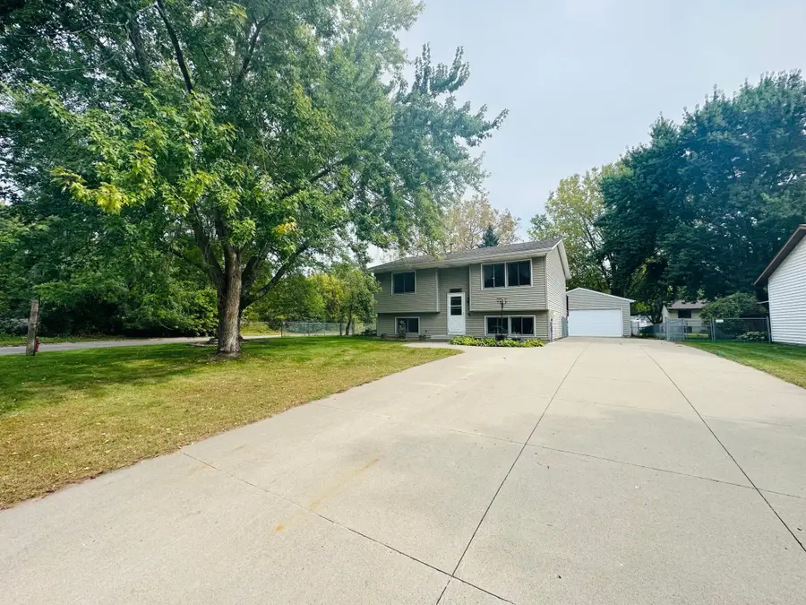 5040 Woodcrest Road, White Bear Lake, MN 55110 - Image #3