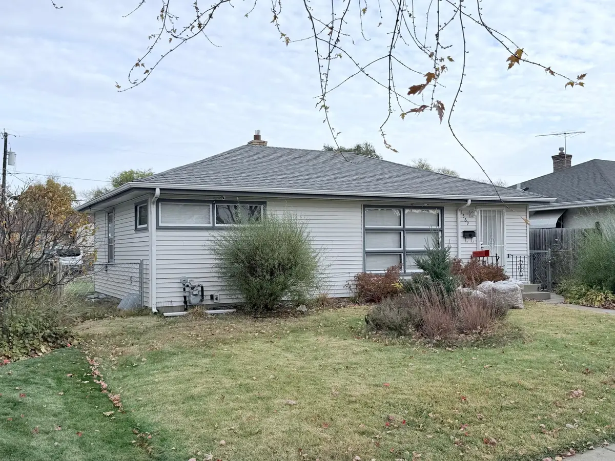 1569 Montana Avenue E, Saint Paul, MN 55106 - Image #1