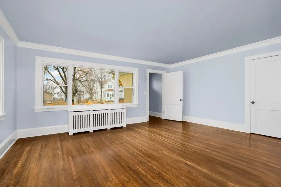 985 Charles Avenue, Saint Paul, MN 55104 - Image #3