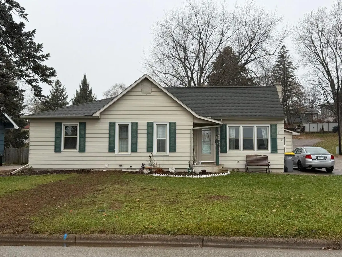 912 S Oak Street, La Crescent, MN 55947 - Image #1